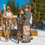 Renn-Besprechung vor dem Start zum Nostalgie-Skirennen 2014 in Wagrain