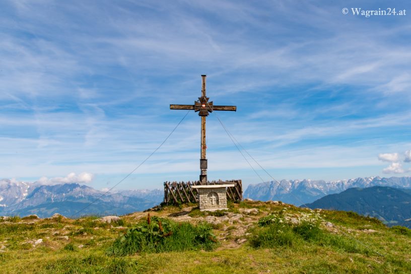 Gipfelkreuz - Sonntagskogel mit Panorama